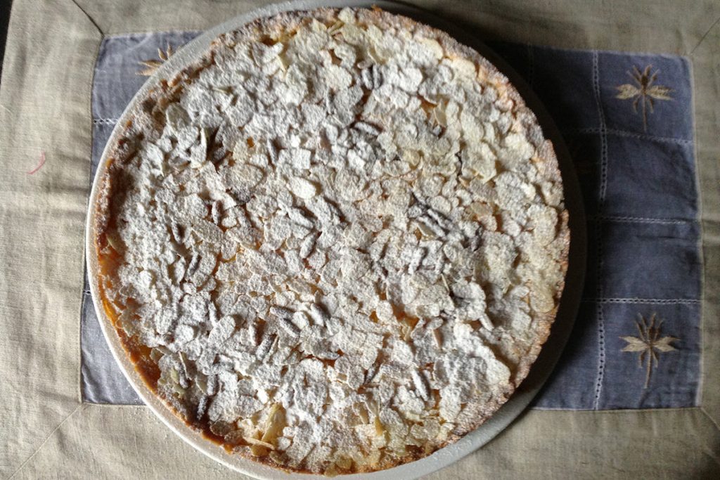 Torta con Crema al Limone e Mandorle