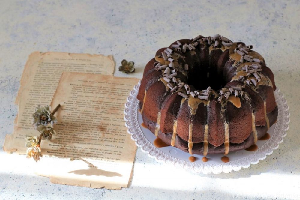 Torta al cacao con glassa al caffè