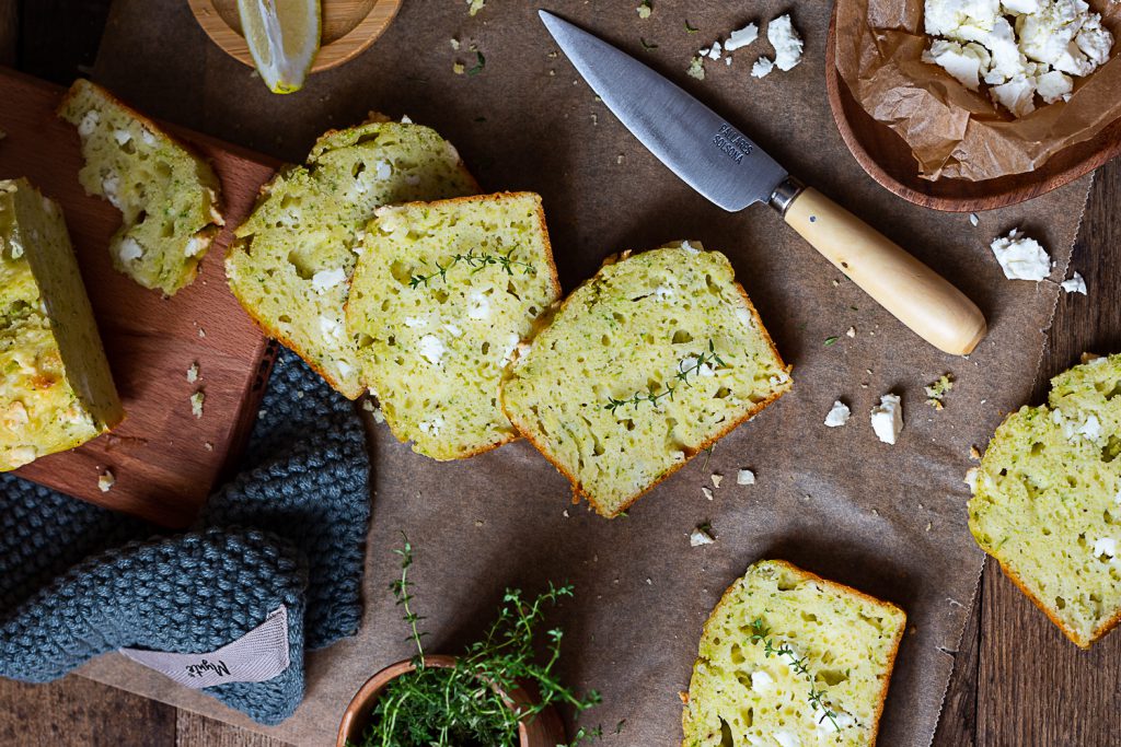 Plumcake alla feta, timo e limone